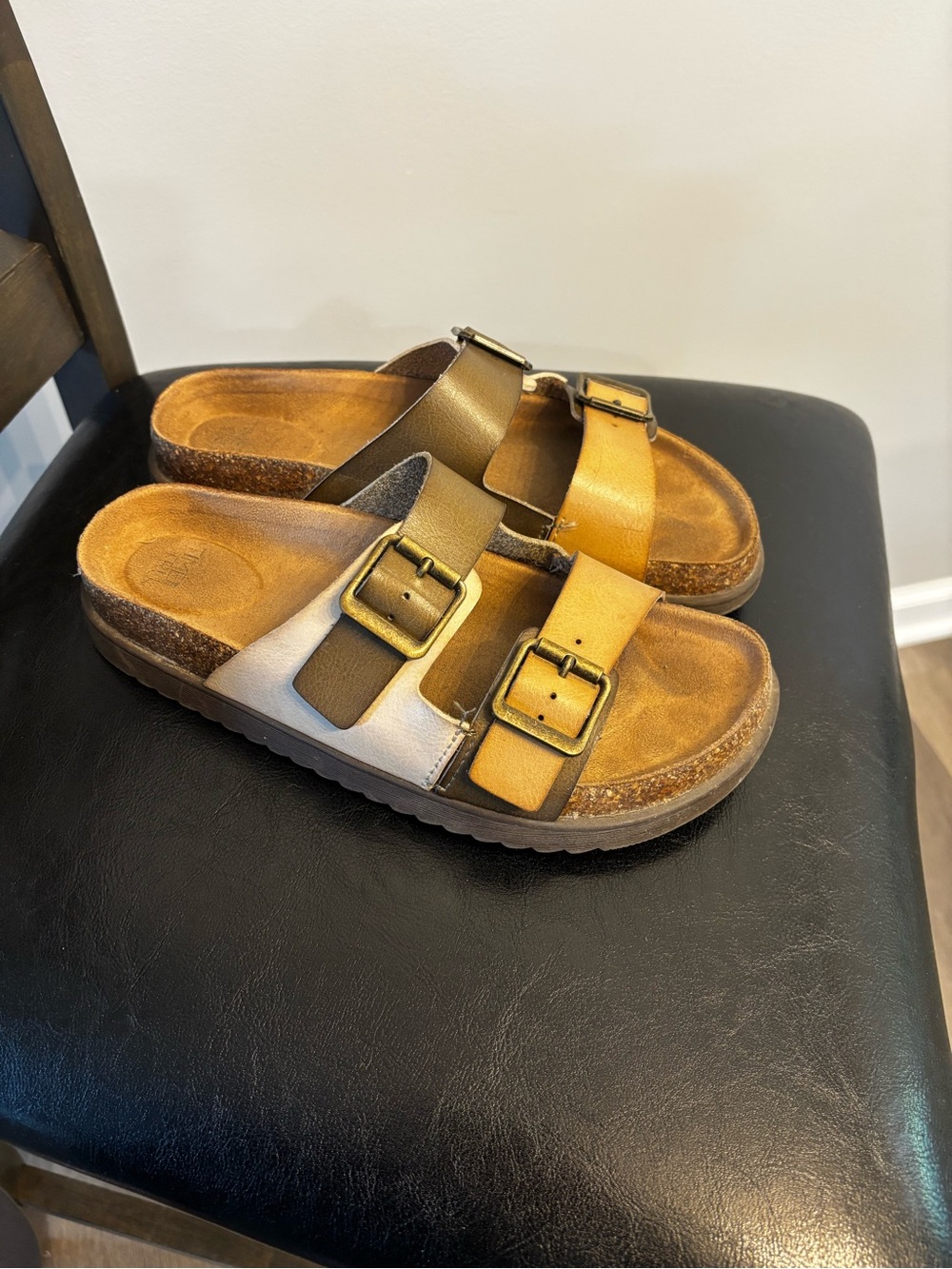 Three-Tone Buckle Slide Sandals in Brown, Tan, Cream